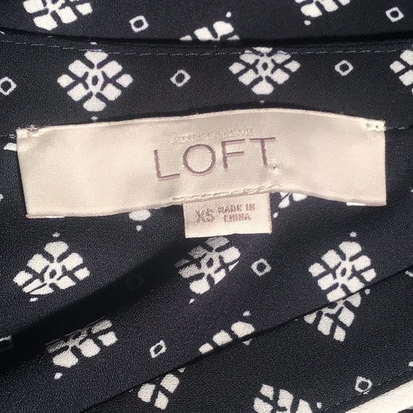 Ann Taylor loft hi low pullover blouse long sleeve black white geo pattern XS - Picture 6 of 6